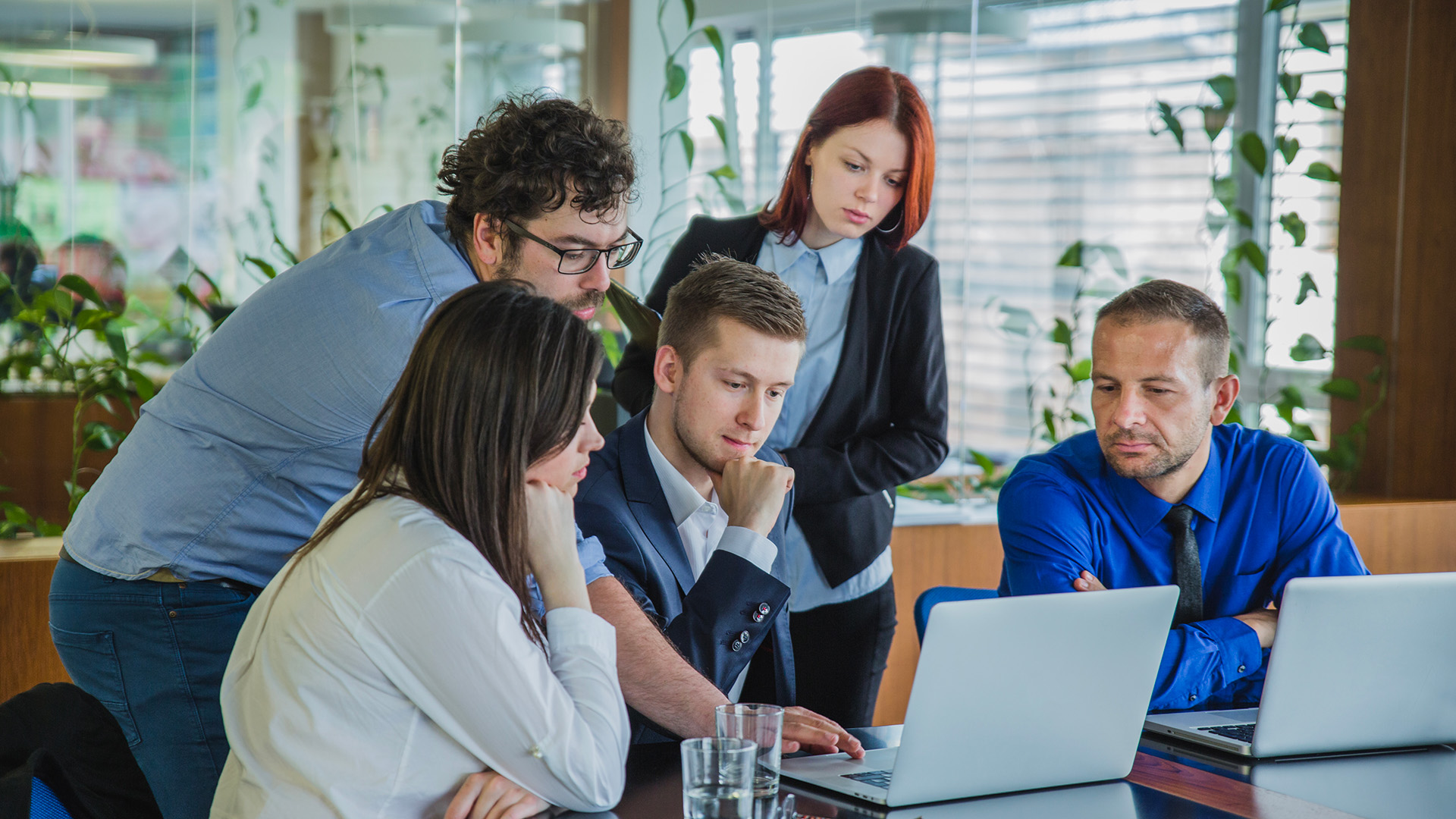 What Is FLSA Status? An HR Guide to Employee Classification